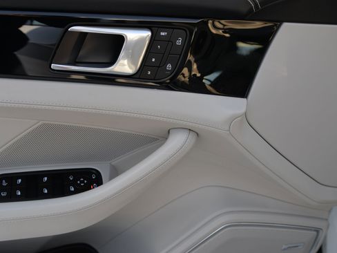 Certified 2022 Porsche Panamera 4 image 26