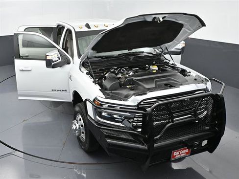 Used 2026 RAM 3500 Laramie w/ Towing Technology Group AWD/4WD image 47
