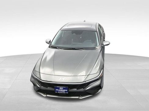 Used 2025 Hyundai Elantra SEL FWD image 24