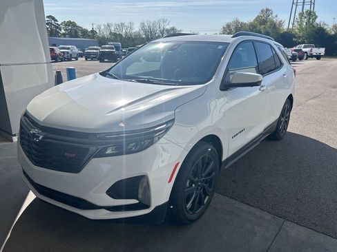 Used 2024 Chevrolet Equinox RS image 3