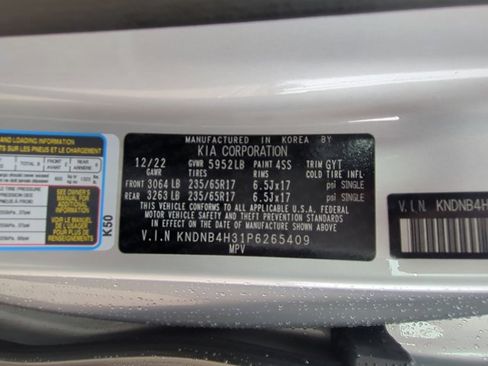 Used 2023 Kia Carnival LX image 23