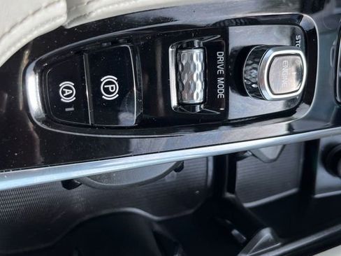 Used 2017 Volvo XC90 T8 Inscription w/ Luxury Package AWD/4WD image 17
