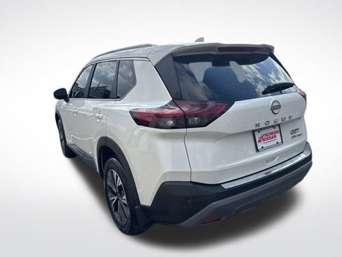 Used 2023 Nissan Rogue SV w/ SV Premium Package image 3