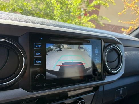 Used 2017 Toyota Tacoma TRD Sport w/ Tow Package (A/T) AWD/4WD image 20