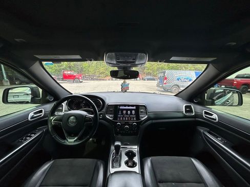 Used 2020 Jeep Grand Cherokee Altitude RWD image 10