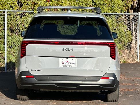New 2026 Kia Carnival SX Prestige FWD image 4