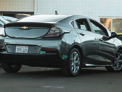 Used 2016 Chevrolet Volt Premier w/ Driver Confidence Package image 2