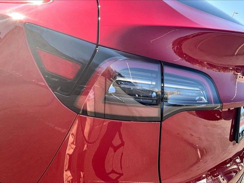 Used 2023 Tesla Model Y Long Range image 27