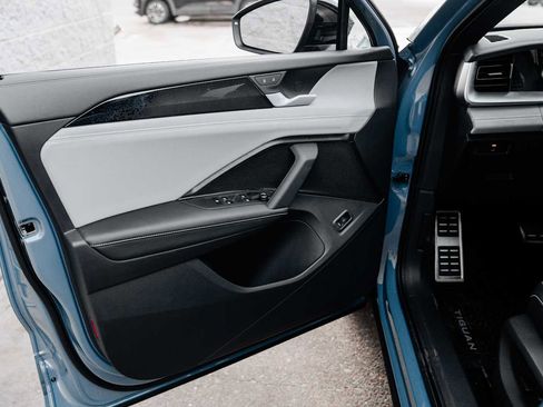 New 2026 Volkswagen Tiguan SE R-Line image 19