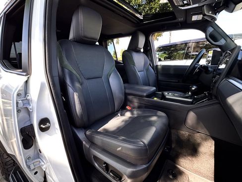 Used 2025 Lexus GX 550 AWD/4WD image 21