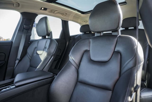 Used 2018 Volvo XC60 T6 Inscription w/ Convenience Package AWD/4WD image 35