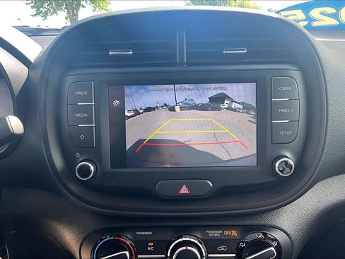Used 2025 Kia Soul LX FWD image 14