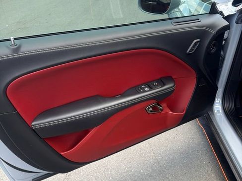 Used 2022 Dodge Challenger SRT Hellcat RWD image 12