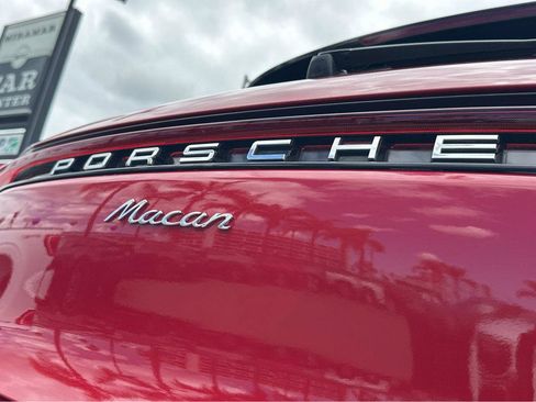 Used 2024 Porsche Macan w/ Premium Plus Package AWD/4WD image 38