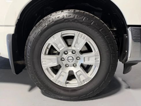 Used 2018 Nissan Titan S AWD/4WD image 9