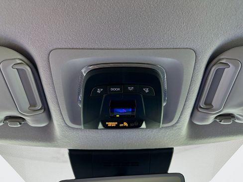 Used 2023 Toyota Corolla Cross XLE image 18