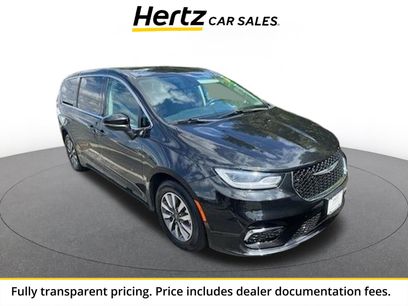 Used 2023 Chrysler Pacifica Touring-L