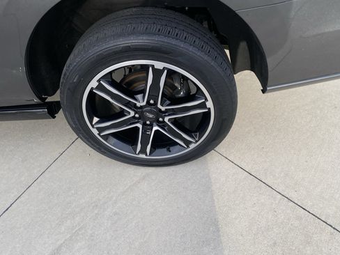 Used 2019 Ford Expedition Limited image 8