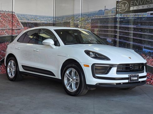 Used 2024 Porsche Macan AWD/4WD image 1