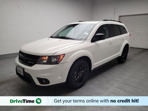 Used 2019 Dodge Journey SE image 1