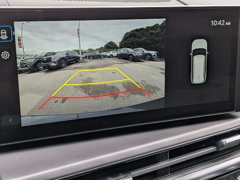 Used 2025 Hyundai Santa Fe SEL FWD image 17