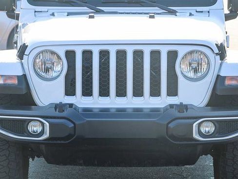 Used 2020 Jeep Gladiator Overland image 7