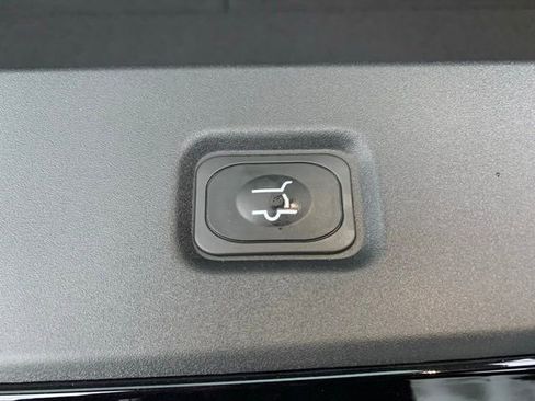 New 2026 Ford Expedition Active AWD/4WD image 8