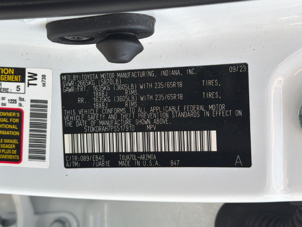 Used 2023 Toyota Highlander XLE FWD image 37