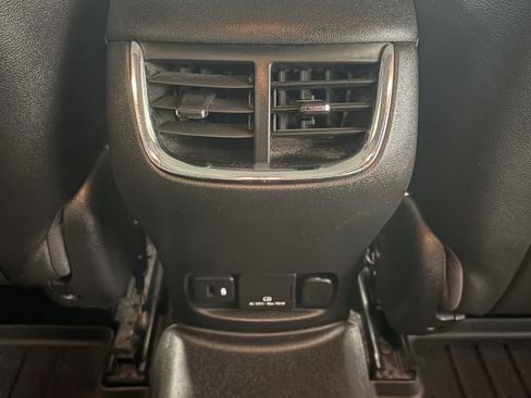 Used 2020 Chevrolet Malibu Premier image 20