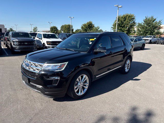 Used 2018 Ford Explorer XLT w/ Equipment Group 202A FWD image 5