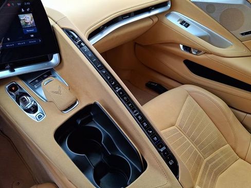 Used 2024 Chevrolet Corvette Stingray Premium Cpe w/ Z51 Performance Package RWD image 17