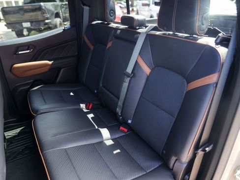 Used 2024 GMC Canyon AT4 w/ AT4 Premium Package AWD/4WD image 26