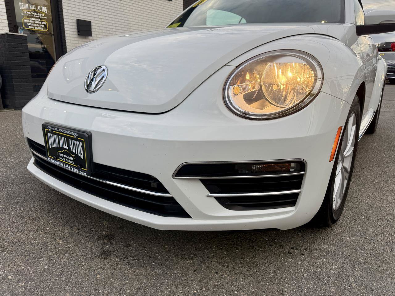 Used 2019 Volkswagen Beetle 2.0T SE FWD image 9