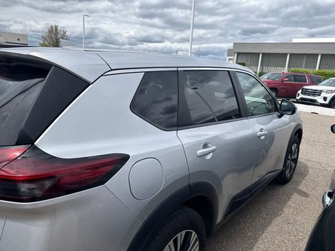 Used 2022 Nissan Rogue SV AWD/4WD image 7