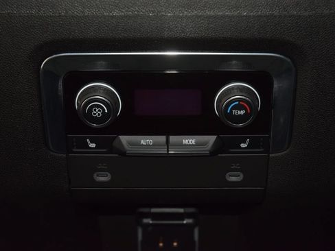 Used 2023 Chevrolet Tahoe LT w/ Luxury Package AWD/4WD image 44