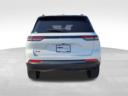 New 2026 Jeep Grand Cherokee Altitude AWD/4WD image 5