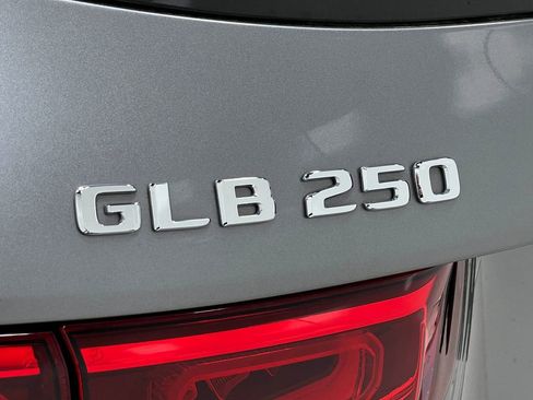 Used 2020 Mercedes-Benz GLB 250 4MATIC image 41