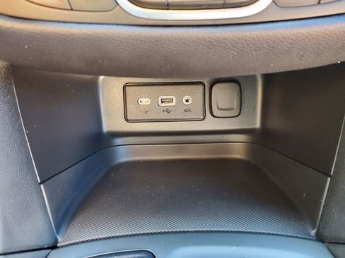 Certified 2022 Chevrolet Equinox RS w/ LPO, Floor Liner Package image 33