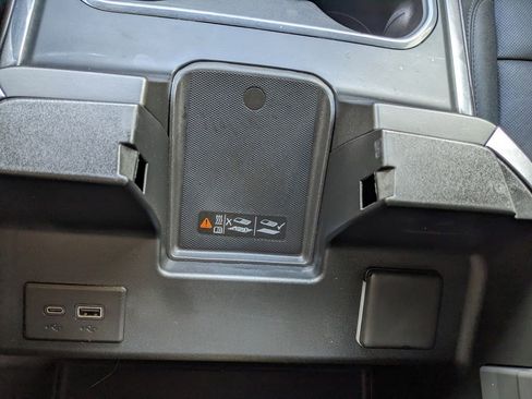 Used 2024 Chevrolet Silverado 2500 LTZ w/ LTZ Plus Package image 42