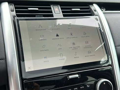 New 2025 Land Rover Discovery S image 20