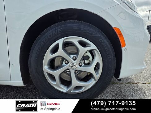 Used 2022 Chrysler Pacifica Limited FWD image 31