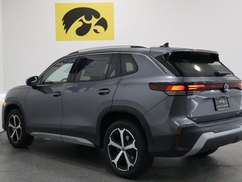 New 2026 Volkswagen Tiguan SE image 9