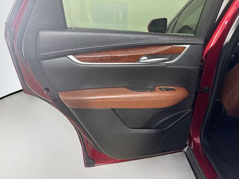 Used 2019 Cadillac XT5 Luxury FWD image 25