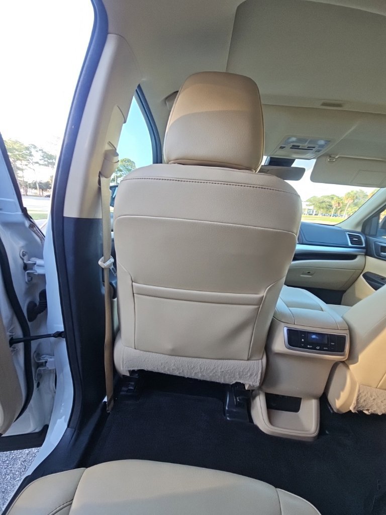 Used 2017 Toyota Highlander XLE FWD image 16