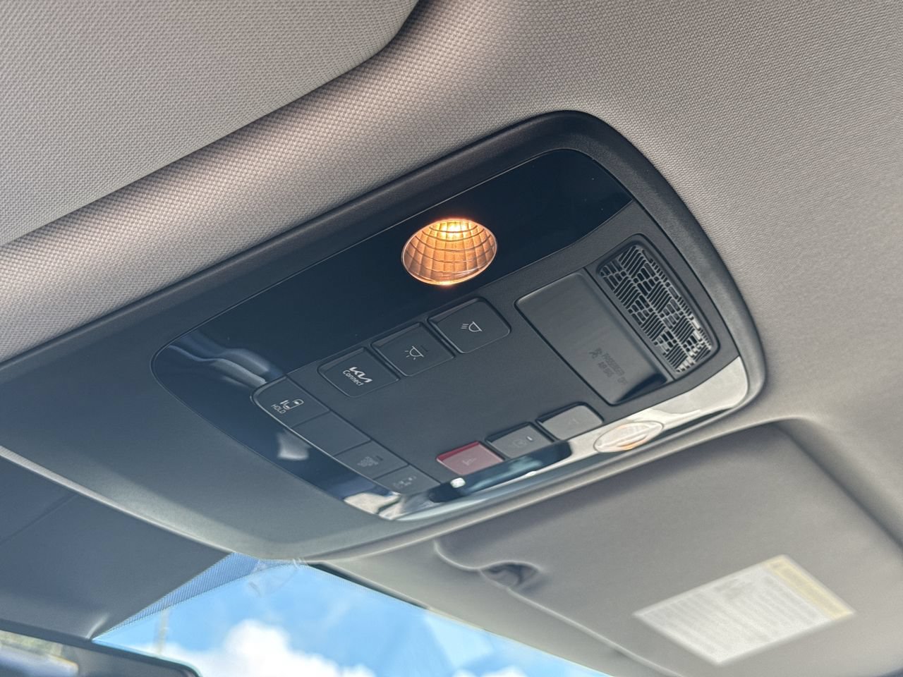 New 2027 Kia Carnival LX FWD image 19