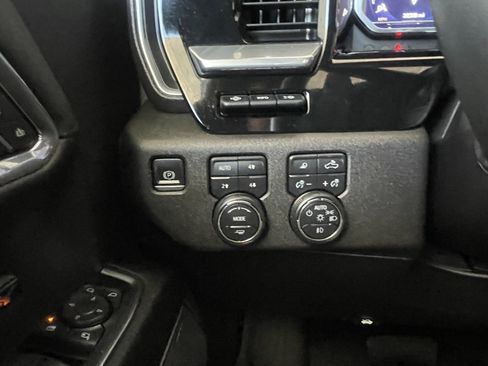 Used 2023 Chevrolet Silverado 1500 High Country w/ High Country Premium Package AWD/4WD image 23