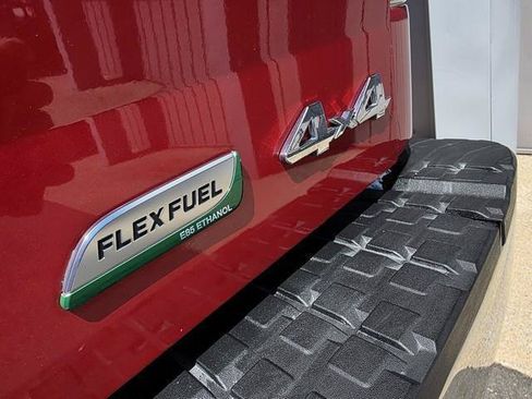Used 2012 Toyota Tundra 4x4 CrewMax w/ SR5 Pkg image 8
