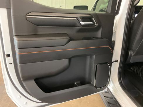 Used 2024 GMC Sierra 1500 AT4 w/ Technology Package AWD/4WD image 18