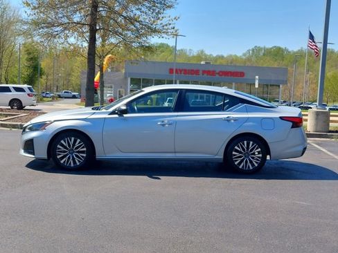 Used 2024 Nissan Altima 2.5 SV image 18