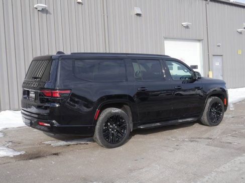 Used 2024 Jeep Wagoneer L Series II w/ Convenience Group I image 15